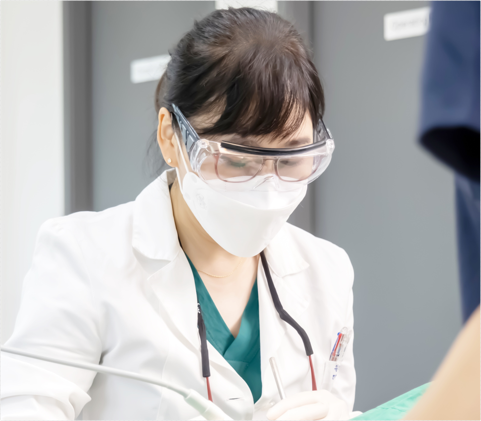 을지로입구역치과 정성을 들이는 치료 관련 이미지 1