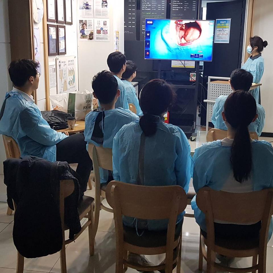 사랑니 발치 연수회를 진행한 레옹 관련 이미지 3