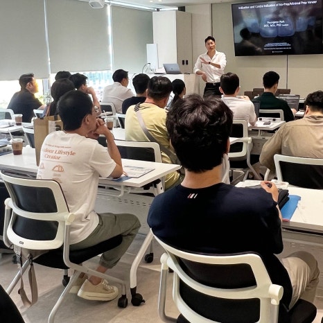 강남레옹치과 박영민 원장님의 뉴티스 앞니치료 세미나 관련 이미지 2