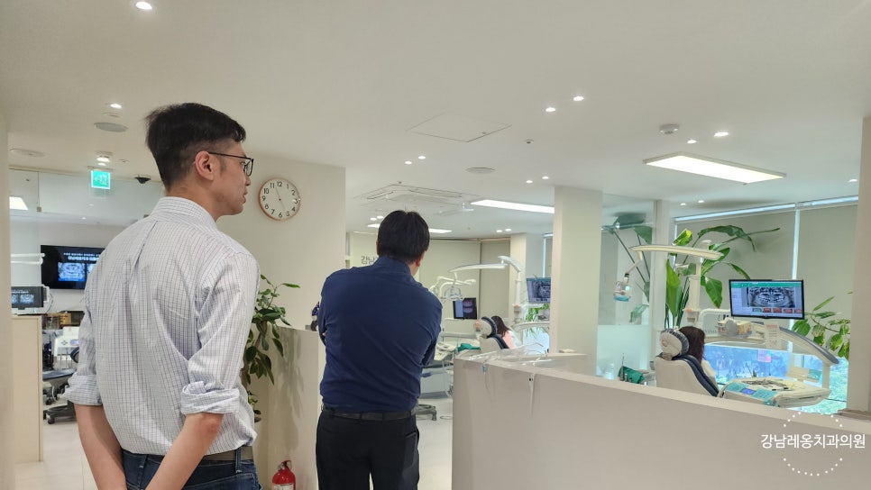 싱가포르 현지 치과의사, 강남레옹치과에 방문하다! 관련 이미지 9