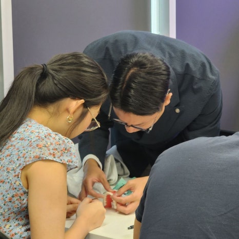 박영민 원장님의 최소침습 앞니치료 세미나 스케치 in Australia🙌 관련 이미지 3