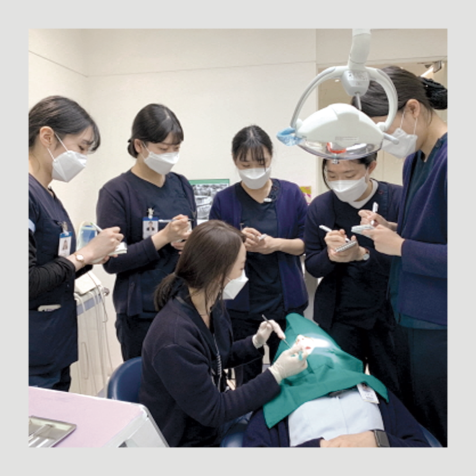 사람 사진으로 기록 해보는 강남레옹치과의 3월 관련 이미지 7