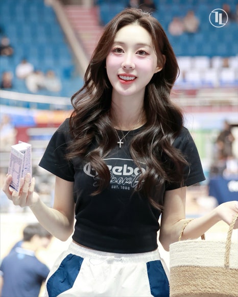 힘찬 응원만큼 빛나는 치어리더 정차연의 아름다운 뉴티스 미소! 관련 이미지 5