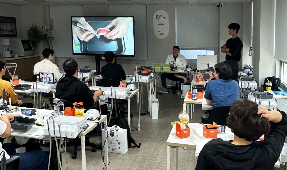 Dr. Park Young-min’s Newtis Anterior Teeth Treatment Seminar in Busan📑 image 3