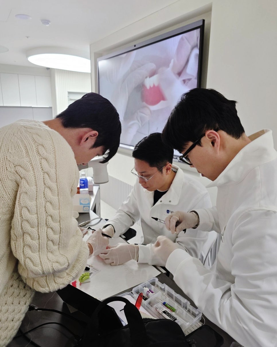 박영민 원장님의 뉴티스 앞니치료 세미나 스케치📑 관련 이미지 6