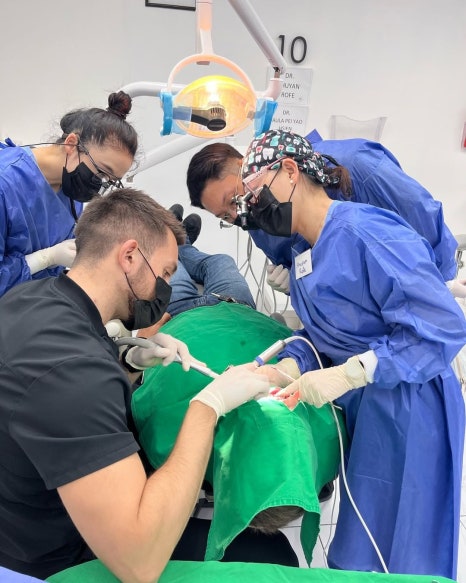 박영민 원장님의 임플란트&사랑니발치 라이브서저리 패컬티 참여 in Mexico🧑&zwj;⚕️/ 강남레옹치과 임플란트 관련 이미지 4
