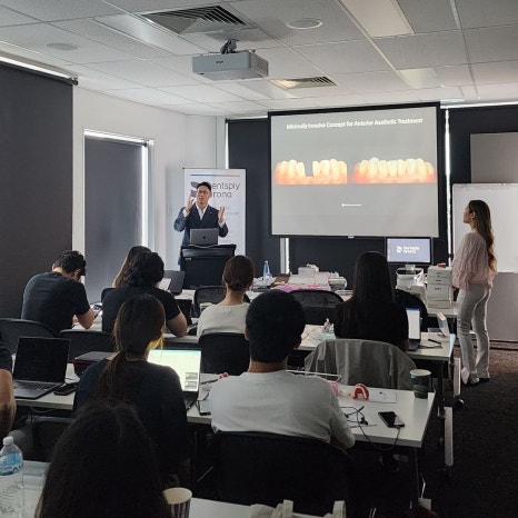 박영민 원장님의 최소침습 앞니치료 세미나 스케치 in Australia🙌 관련 이미지 5