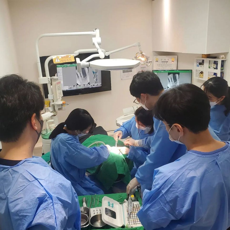 강남 임플란트 사랑니발치 연수회 16기 수료식 관련 이미지 2