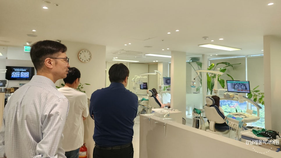 싱가포르 현지 치과의사, 강남레옹치과에 방문하다! 관련 이미지 10