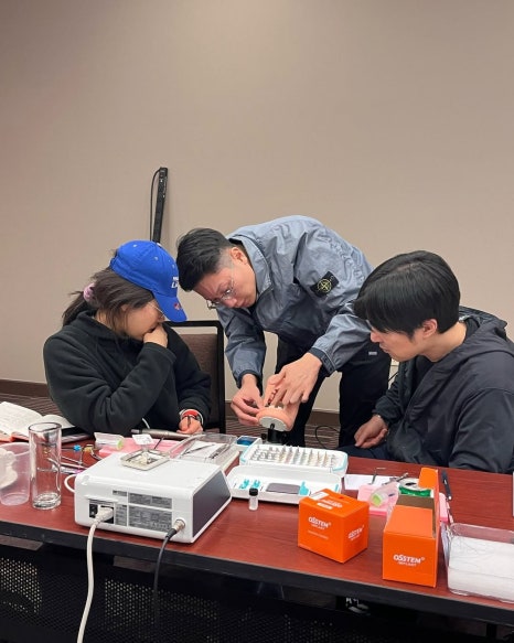 박영민 원장님의 임플란트&사랑니발치 라이브서저리 패컬티 참여 in Mexico🧑&zwj;⚕️/ 강남레옹치과 임플란트 관련 이미지 2