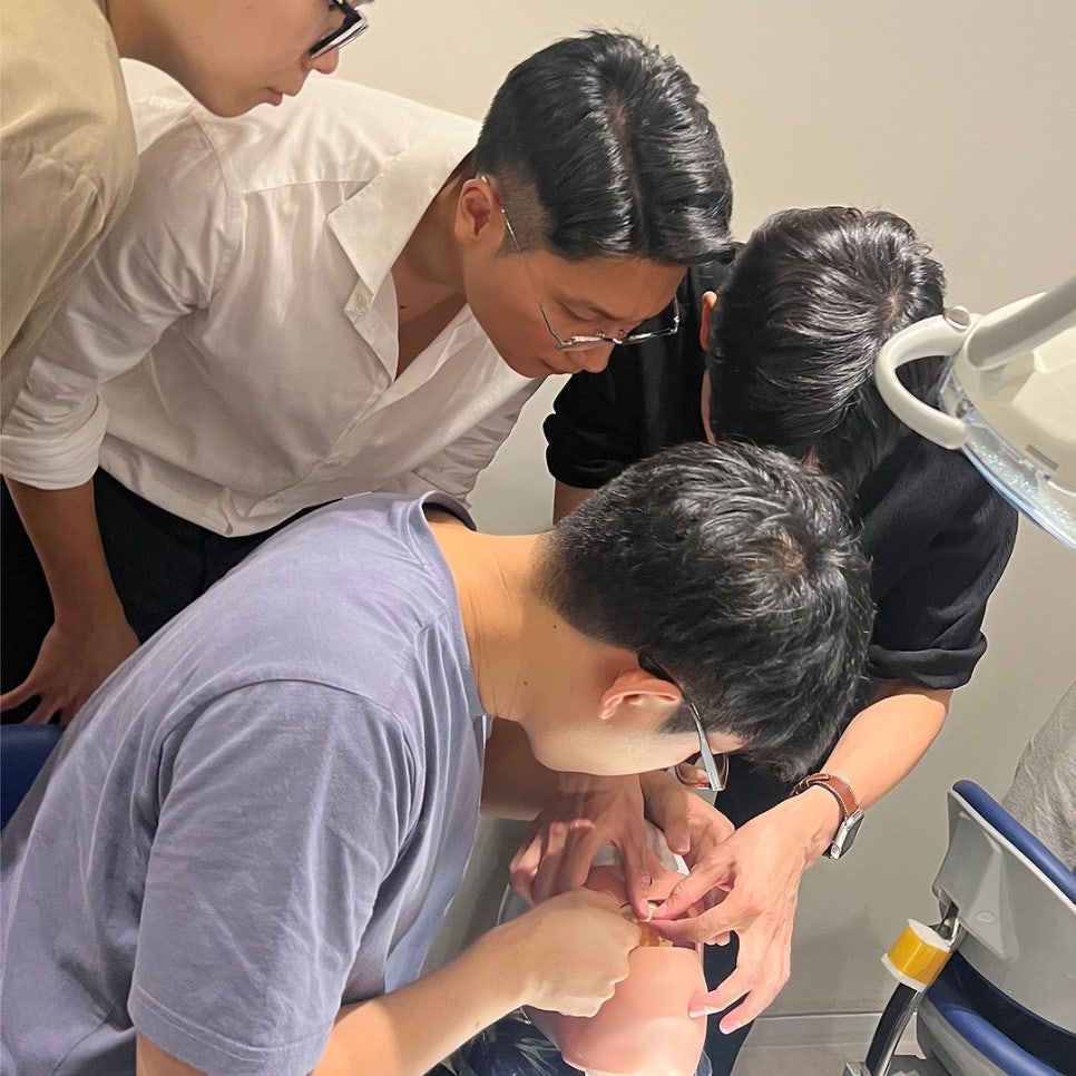 강남레옹치과 박영민 원장님의 뉴티스 앞니치료 세미나 관련 이미지 4