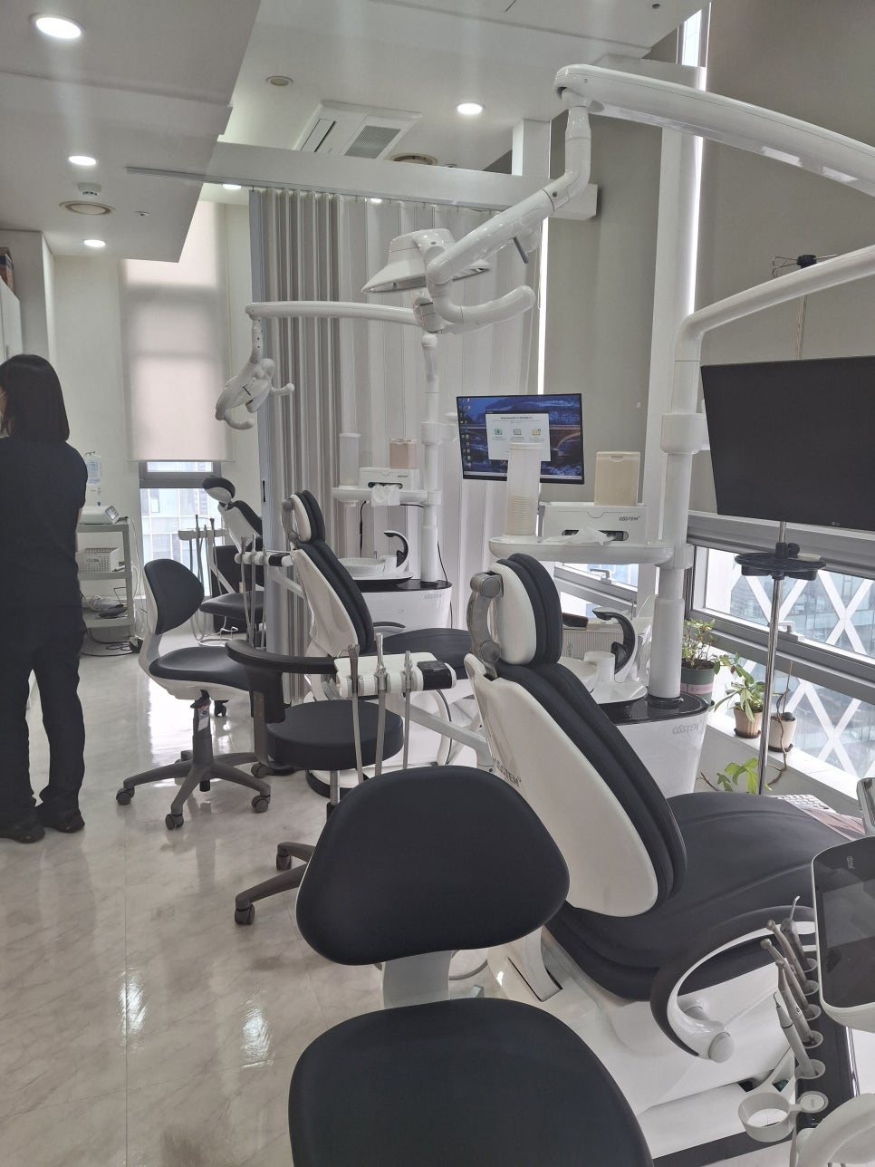Recommended Teeth Whitening Before Chuseok! SmileView Dental Clinic at Sinnonhyeon Station image 1