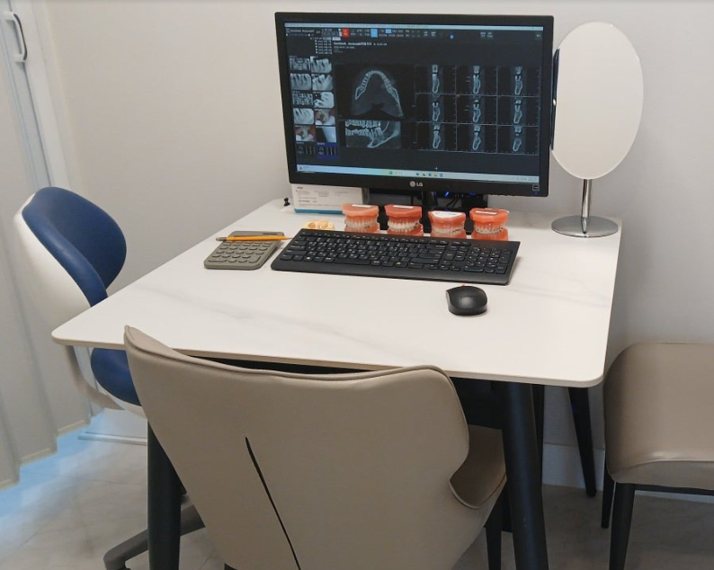 Comparing the Differences Before and After Scaling in Gangnam, and Precautions After the Procedure: A Dentist with 16 Years of Experience Explains Everything image 6