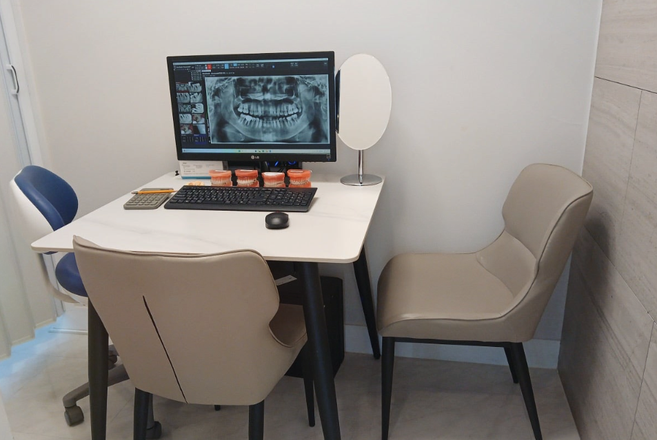 A Dentist Near Jamwon Station? What You May Miss If You Choose One Simply Because It Is a Famous or Recommended Cosmetic Dentist Nearby image 4