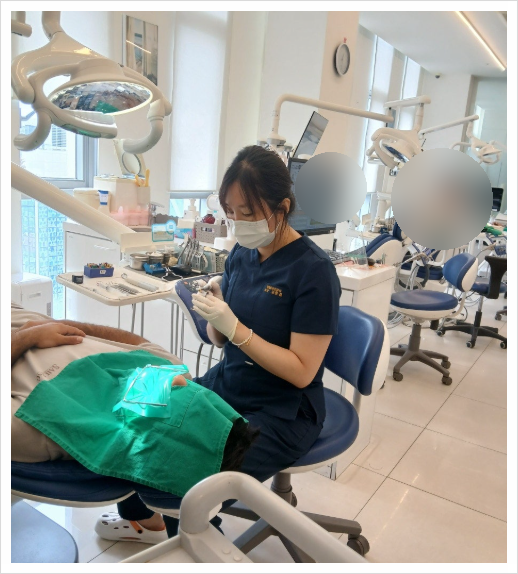 “Does Teeth Whitening Hurt?” Read This First If You’re Wondering / Check This First to Prevent Pain and Sensitivity (Gangnam Sinnonhyeon Station Dental Clinic) image 4