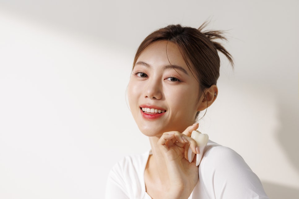 What Is the Most Effective Treatment Method for Gangnam Teeth Whitening for Prospective Brides and Grooms? image 5