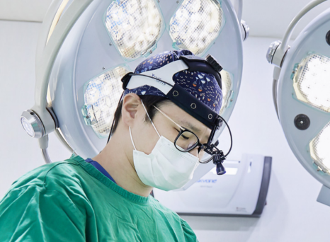 Face Liposuction Review: How to Enhance Your Contours Naturally image 1