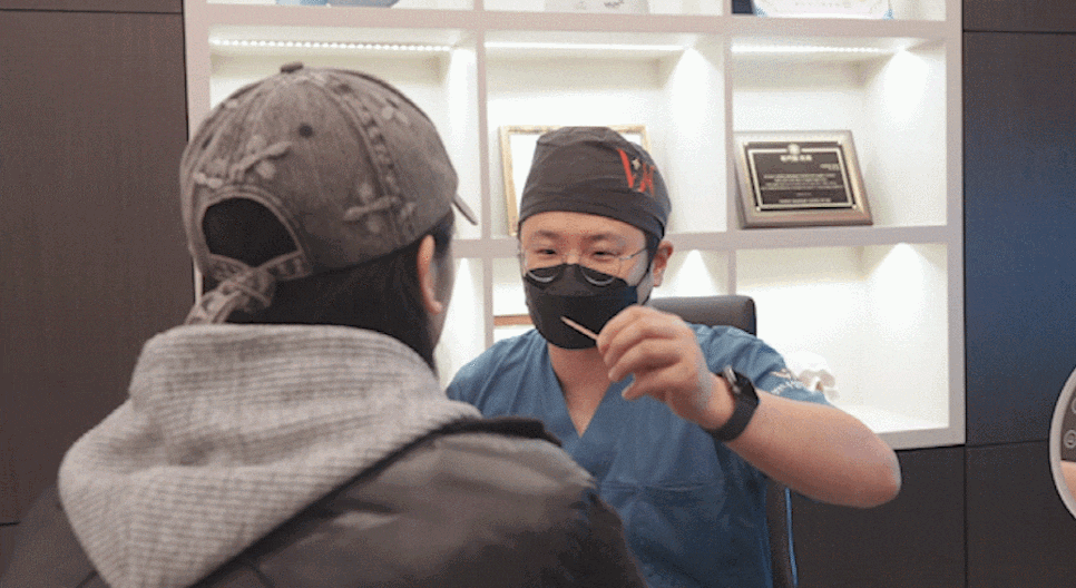 Midlife Eyelid Sagging Surgery: Which Cases Are Suitable for Upper Blepharoplasty or Brow Lift, Scars, Recovery Time — This Article Answers It All image 17