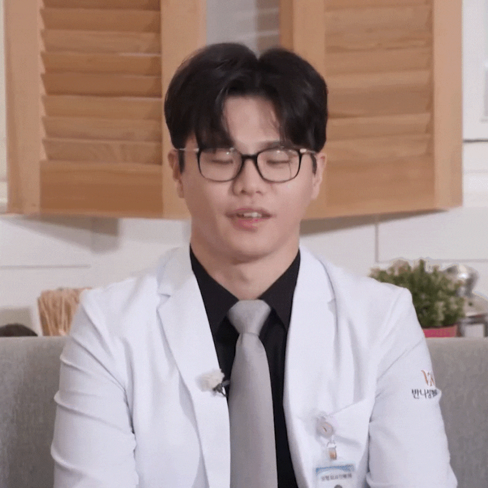 눈 수술, 반호경 성형외과 원장이 끌리는 이유 (feat. 자기소개서) 관련 이미지 1