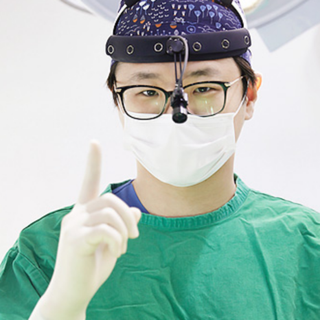 Key Points That Reveal the Difference Before and After Male Eye Correction image 4
