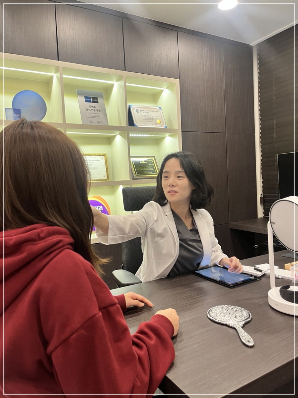 A Doctor with 20,000 Clinical Cases Shares How to Find the Best Under-Eye Filler Clinic in Gangnam image 16