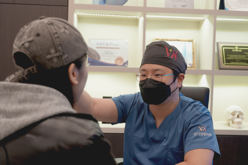 A Hospital That Gets Many Revision Surgery Consultations Looks at This First Before Surgery image 8
