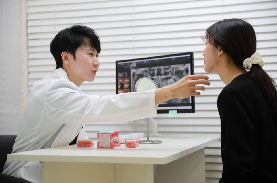 신사역 치과, 임플란트 후 관리방법 정리해보기 관련 이미지 1