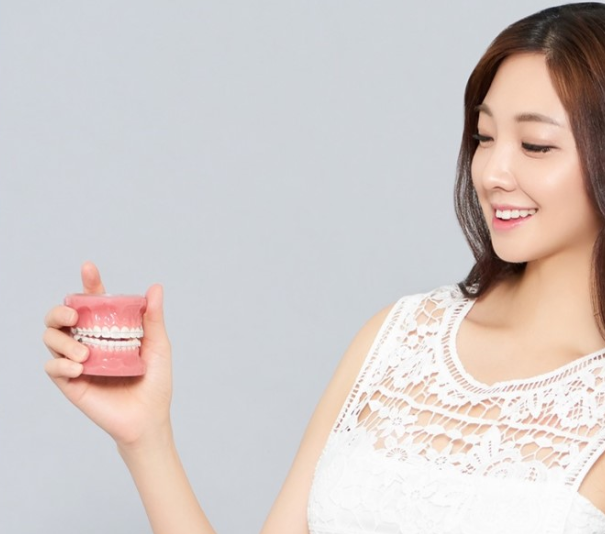 세라믹치과 돌출입교정 투명교정기로 ~ 관련 이미지 13