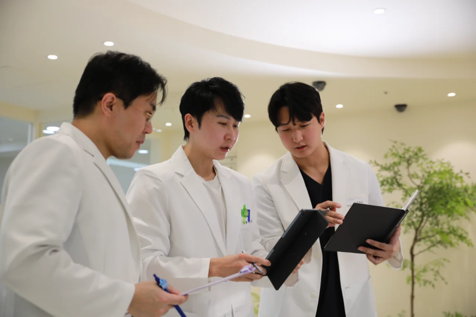 강남구청역 치과, 임플란트 수명은 얼마나 될까요? 관련 이미지 3