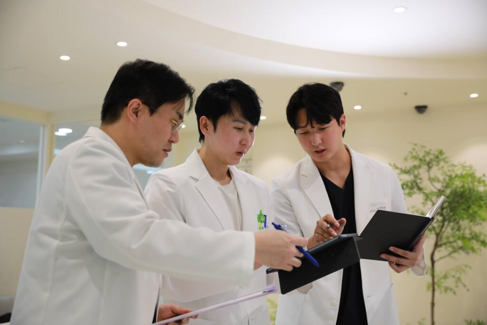 청담동 치과, 신경치료 꼭 해야하나요? 안하면 어떻게 되나요 관련 이미지 6