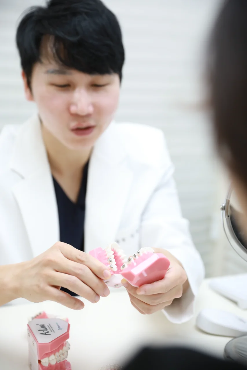 50대 치아 재교정, 나이가 아닌 잇몸 상태가 기준입니다 관련 이미지 2