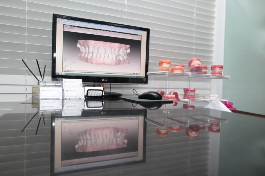 세라믹치과 나이들어 하는 치과 교정 궁금증 관련 이미지 2