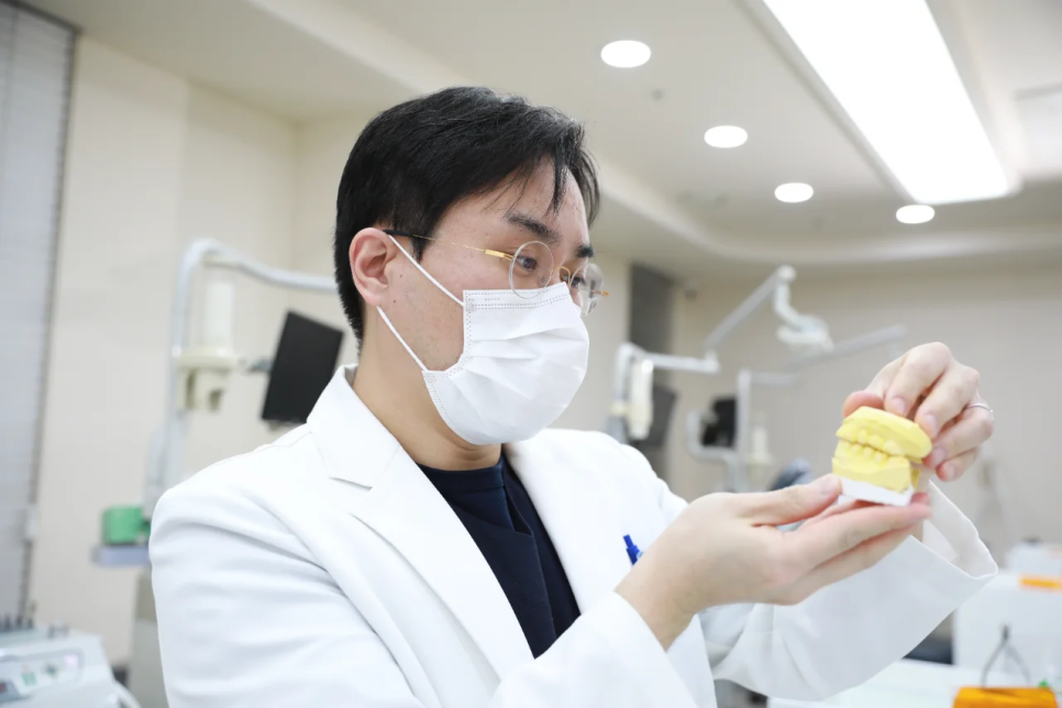 치아 유착(ankylosis)이란? 아이 유치가 안 빠지고 낮게 보일 때 확인할 점 관련 이미지 10