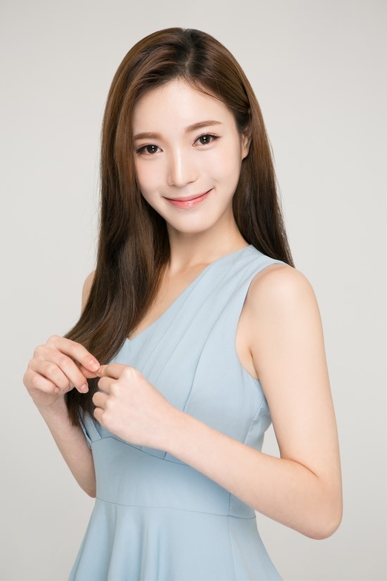 페레로로쉐 CF , 돌출입 세라믹 교정 연기자 정지연 님을 소개합니다. 관련 이미지 21