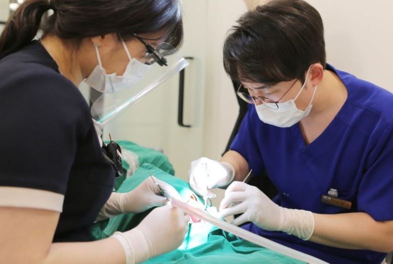 신사역주말치과 갑자기 어금니 이빨 부러졌다면 관련 이미지 1