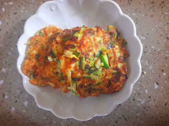 동글동글 만두피가 없는 굴림만두요리입니다. 관련 이미지 8