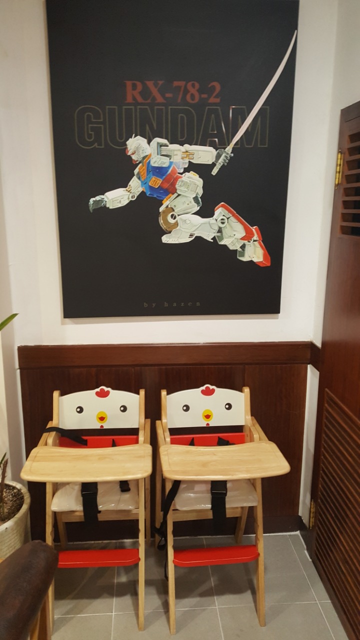 구밑에후기보고 건담이 이색적인 삼둥이치맥카페 다녀왔네요~ 관련 이미지 8