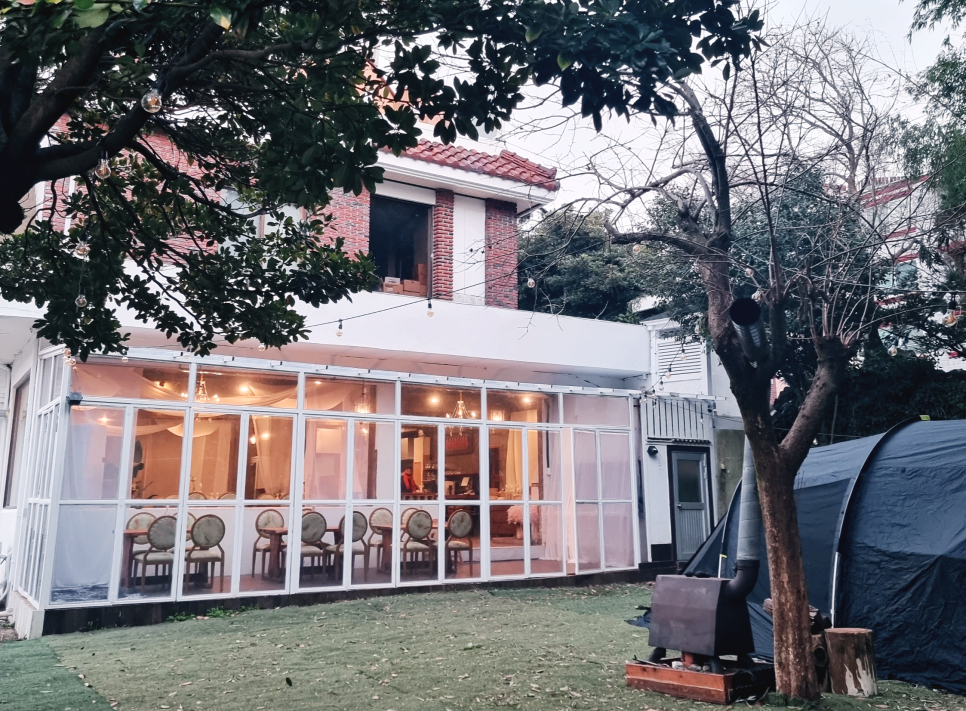 요즘 캠핑컨셉 음식점 너랑 같이 제주 관련 이미지 1