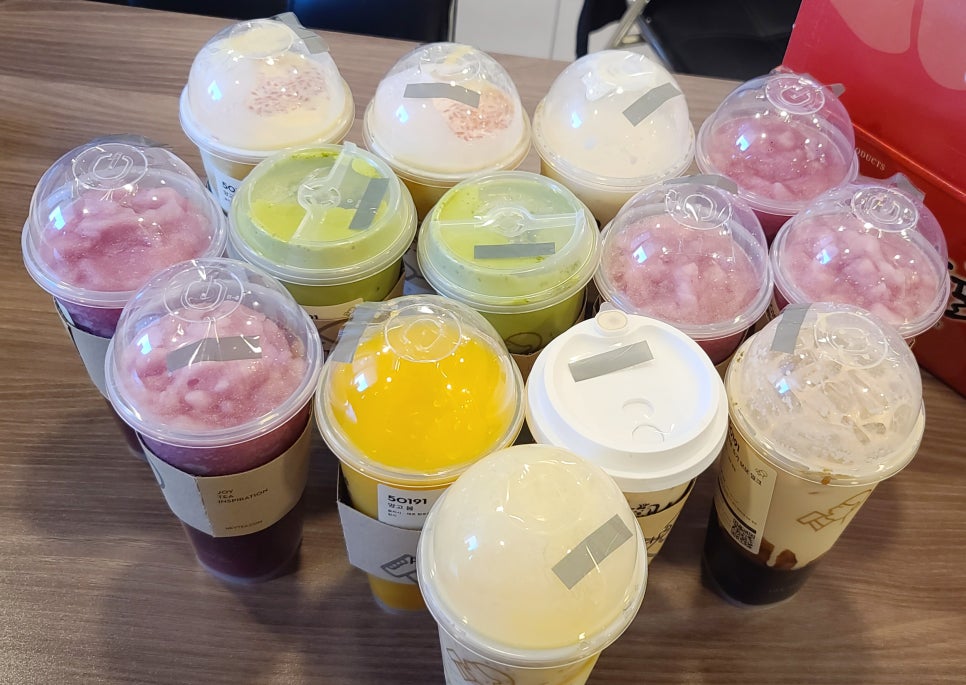 환자분들께서 선물해 주신 새콤한 귤과 음료들! 관련 이미지 2