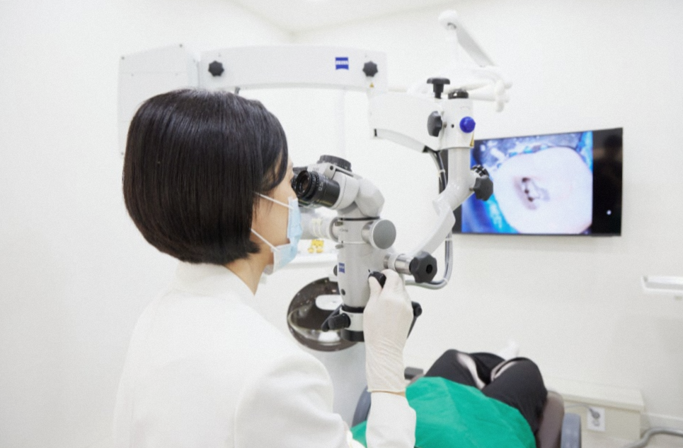 영등포 치과 신경치료 후 재발한 통증,  미세현미경 신경치료 로 해결할 수 있을까요? 관련 이미지 4