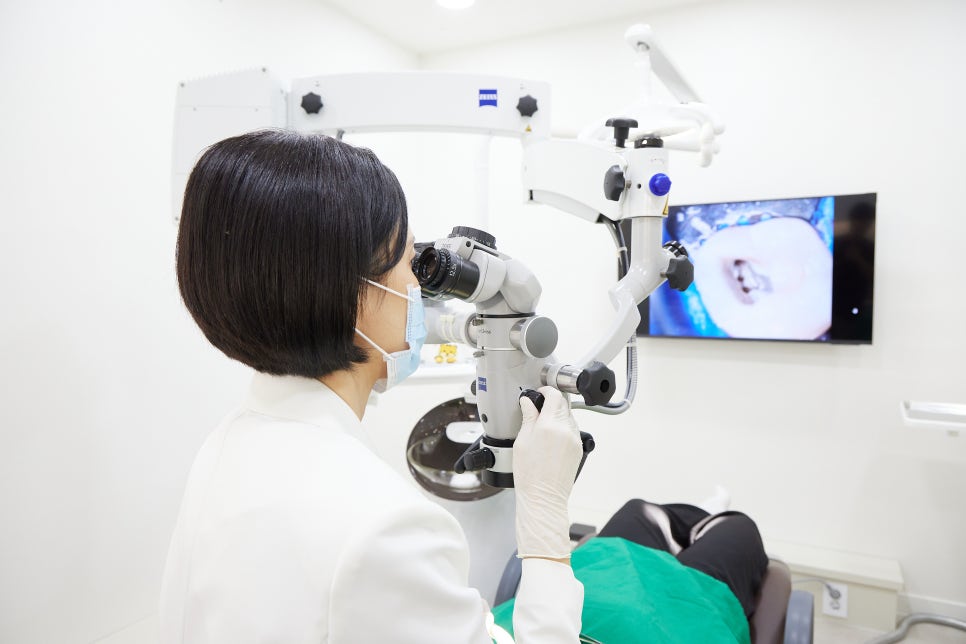 당산동 치과 미세현미경을 활용한 재신경치료 : MB2 근관을 찾아라! 관련 이미지 2